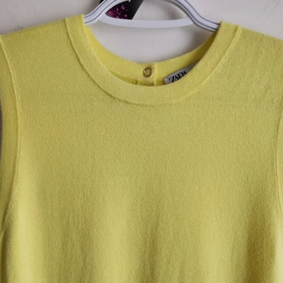 Size S-M Knit Tank Neon color Crew neck Semi-fitted Viscose blend ZARA - Picture 7 of 16